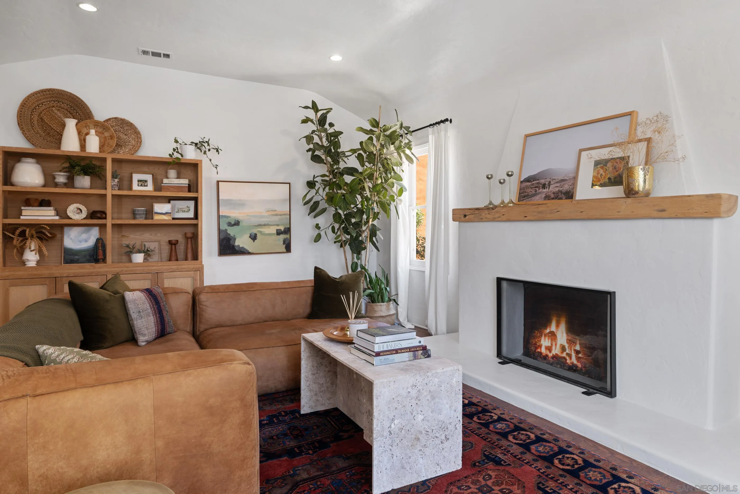 https://cdn.realtyfeed.com/cdn/127/250028402/4ba48083a7deb466de837dc5c320dcd6.webp