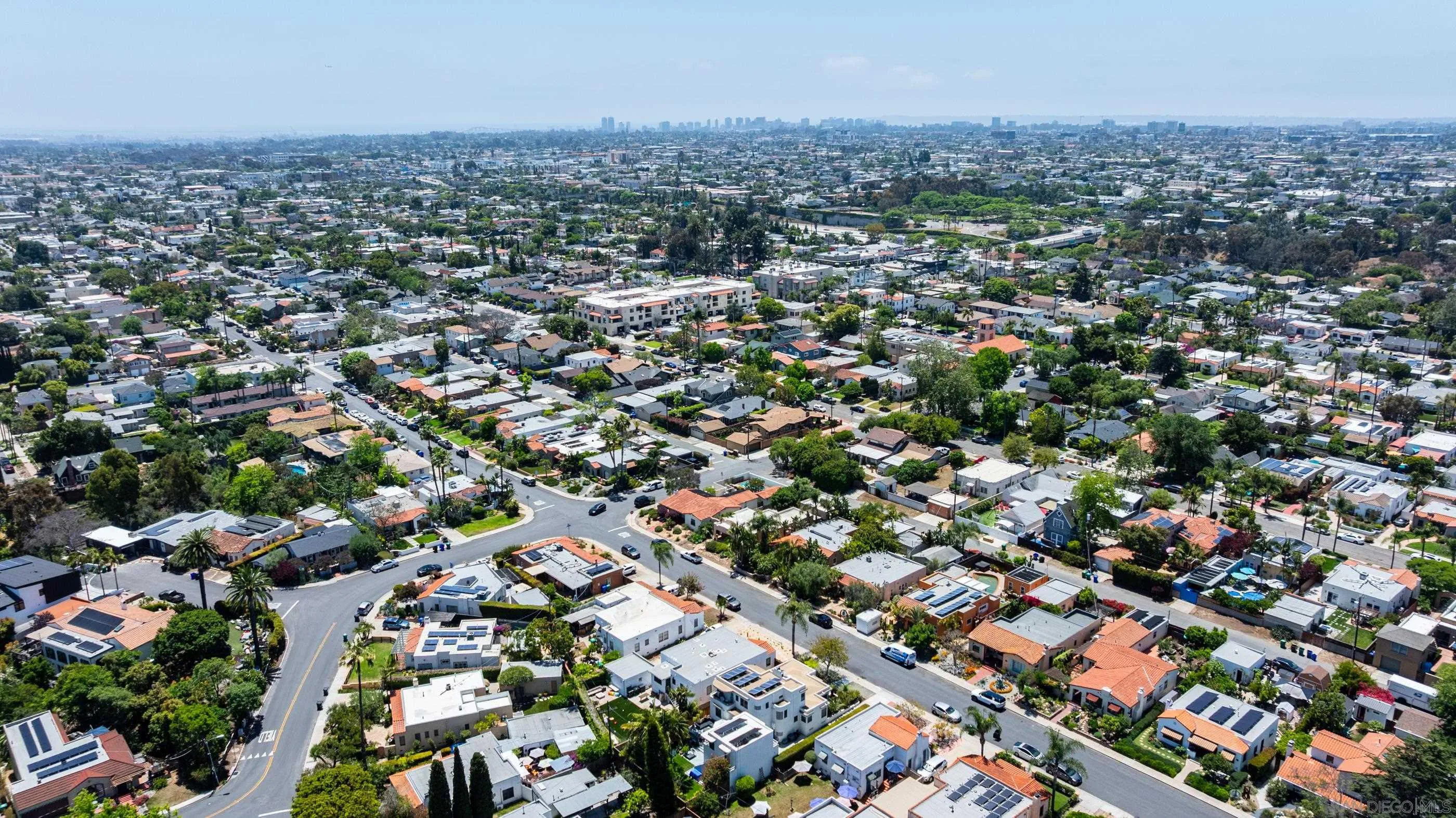 https://cdn.realtyfeed.com/cdn/127/250028402/4c137214516b789423b831cc59b5a4ff.webp