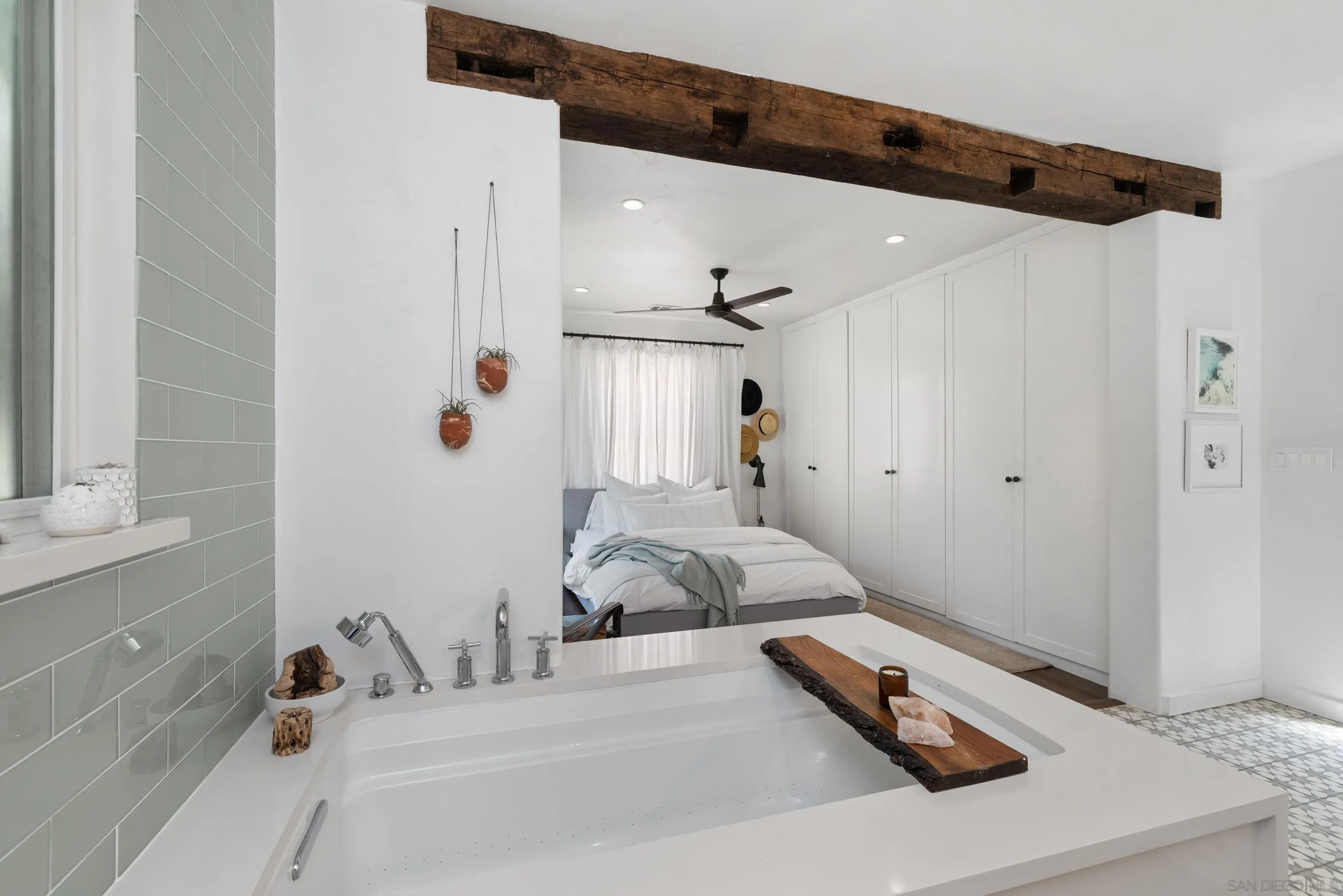 https://cdn.realtyfeed.com/cdn/127/250028402/572971a15f60fb400cfd0262c88937b5.webp