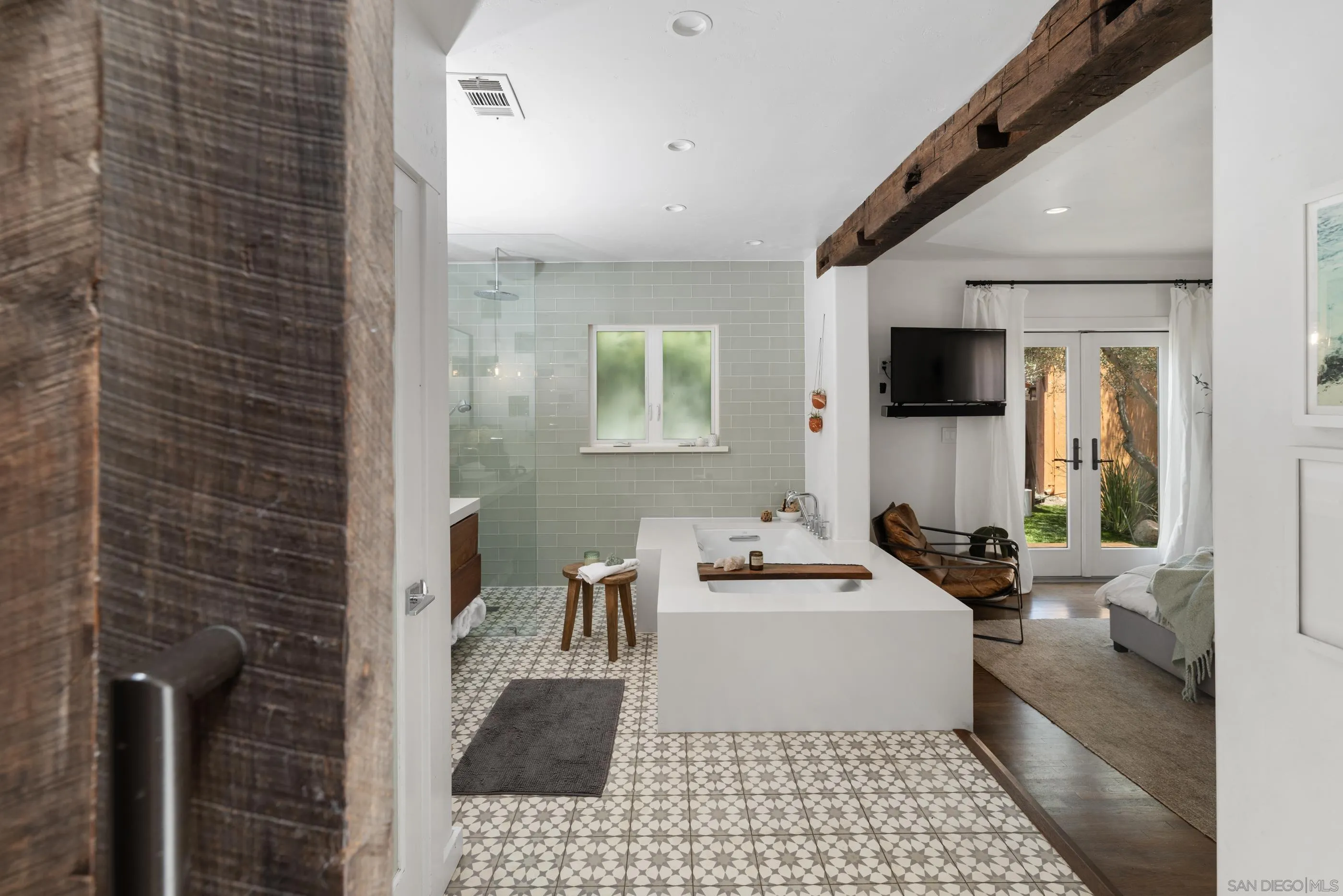 https://cdn.realtyfeed.com/cdn/127/250028402/6c8dbc339a951c0a6d6a6f5f2136171c.webp