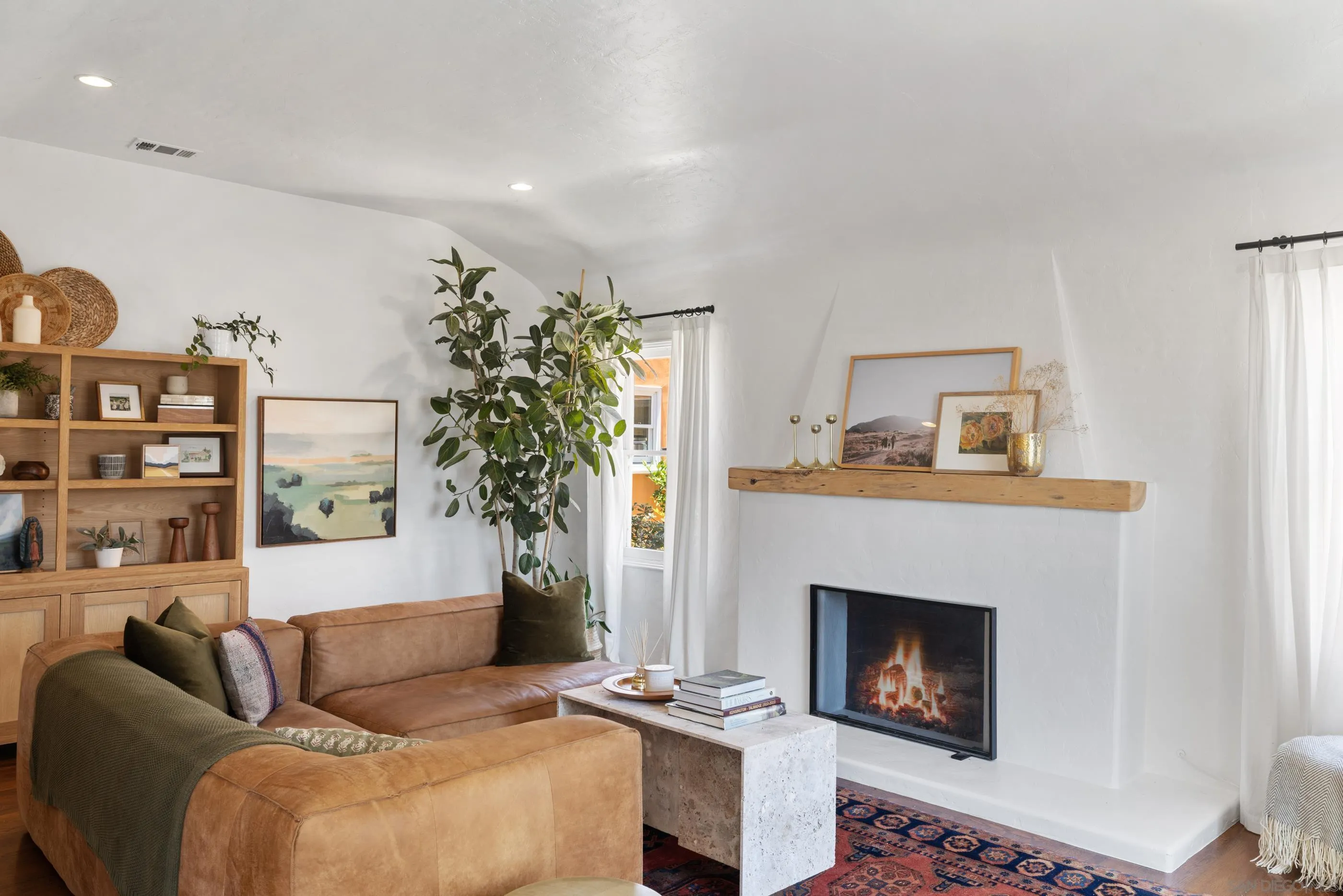 https://cdn.realtyfeed.com/cdn/127/250028402/87089f926bf89818e5d7eb5ab2beb8d4.webp