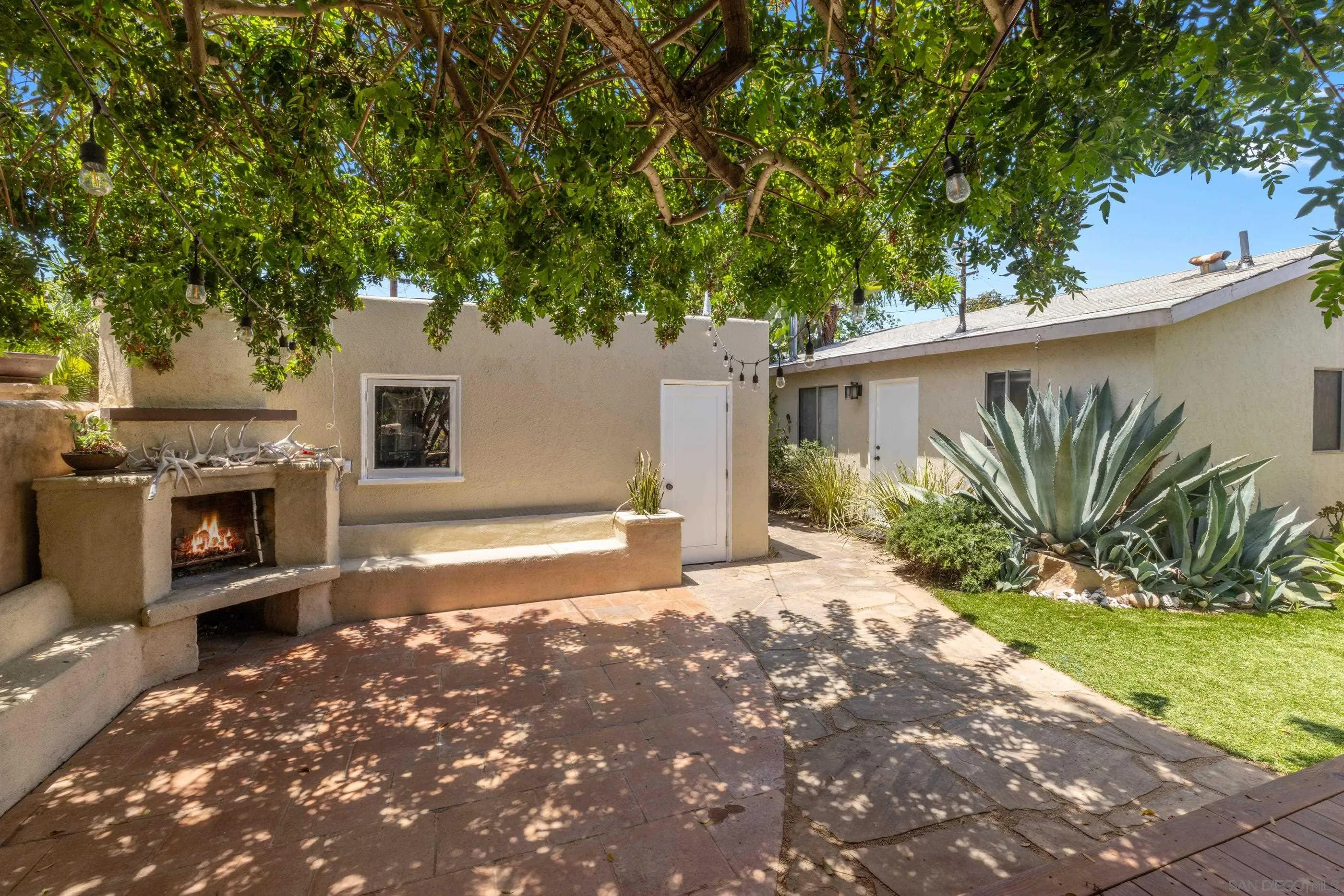 https://cdn.realtyfeed.com/cdn/127/250028402/9b82928cb7bf89415417bee658a435d3.webp