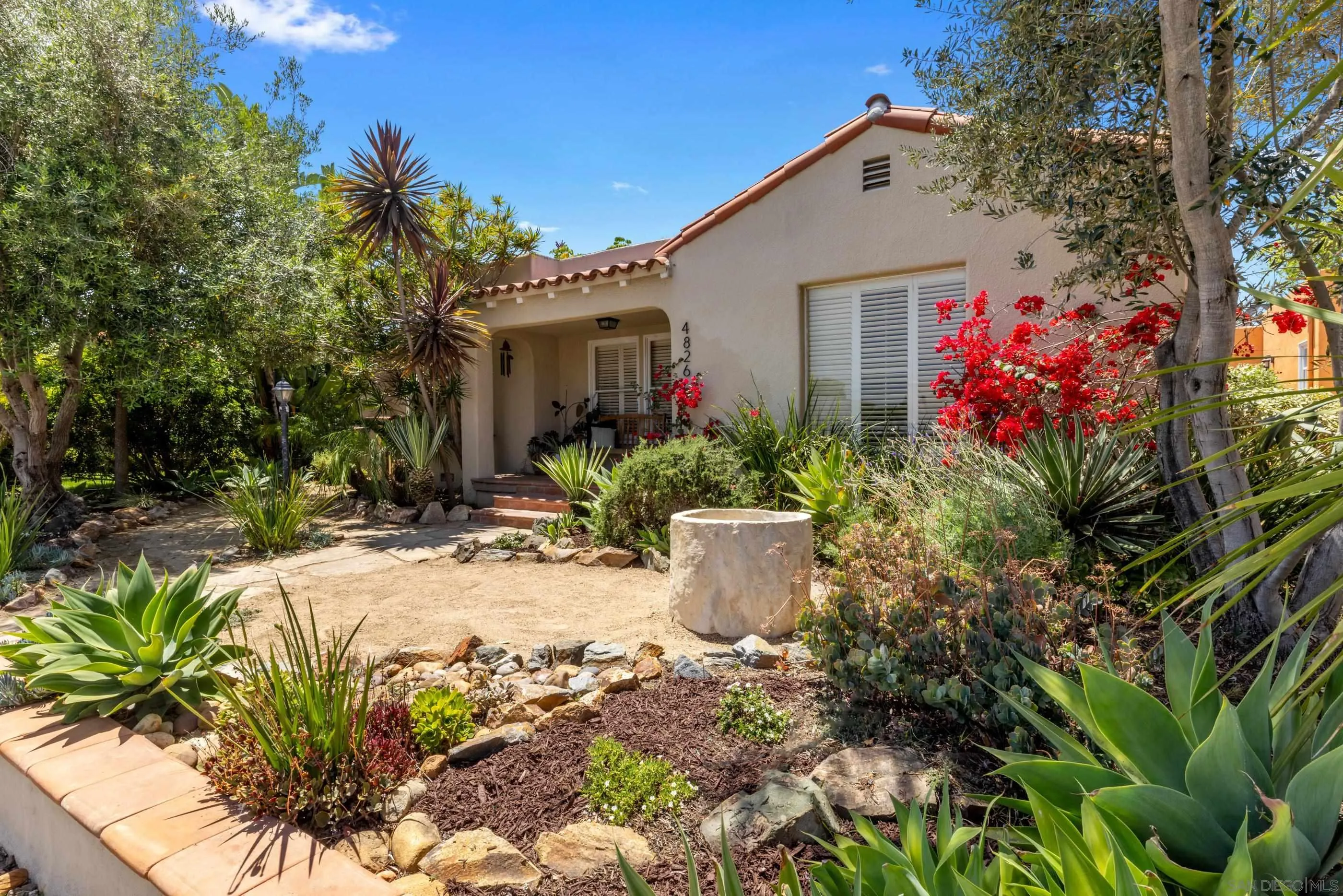 https://cdn.realtyfeed.com/cdn/127/250028402/a2dc12bfbbdf82810bd714bfb99ea3bd.webp