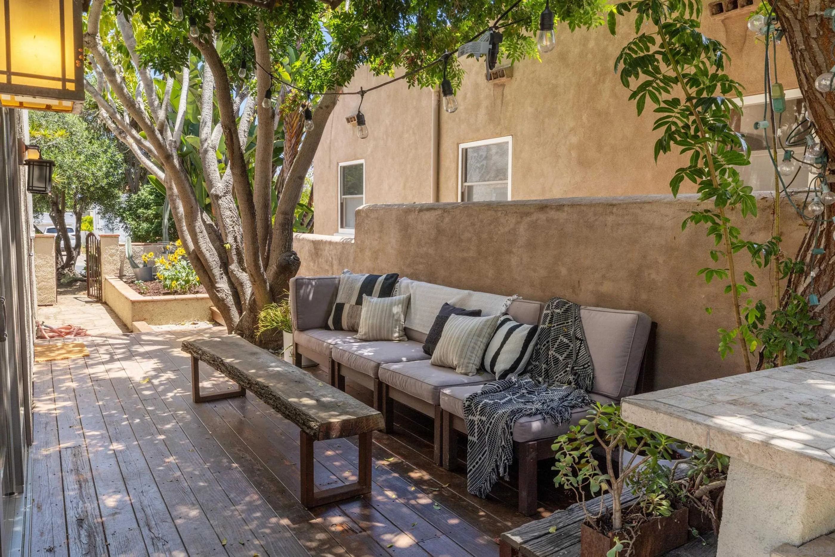 https://cdn.realtyfeed.com/cdn/127/250028402/d230555621e89128de817557cccdd2e9.webp