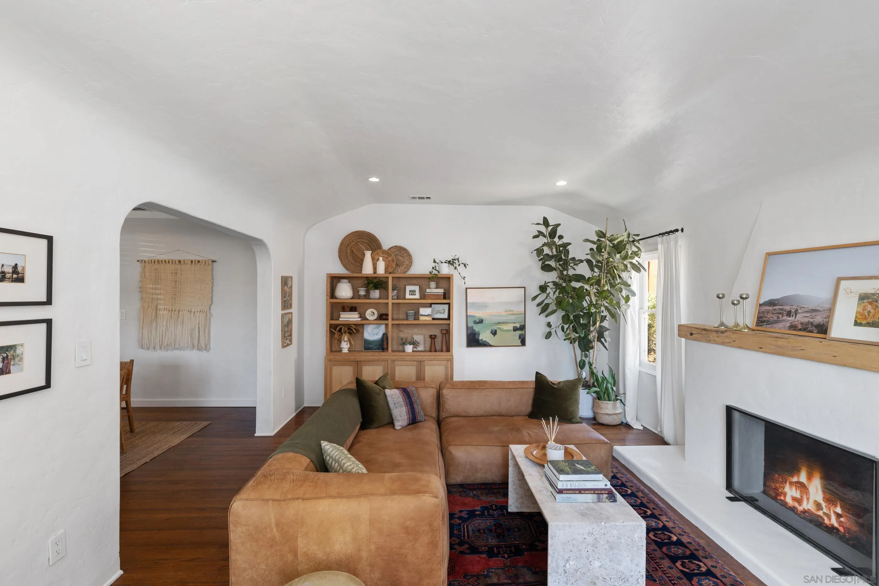 https://cdn.realtyfeed.com/cdn/127/250028402/ea0e5033e6b63ca75b78835a5743a848.webp