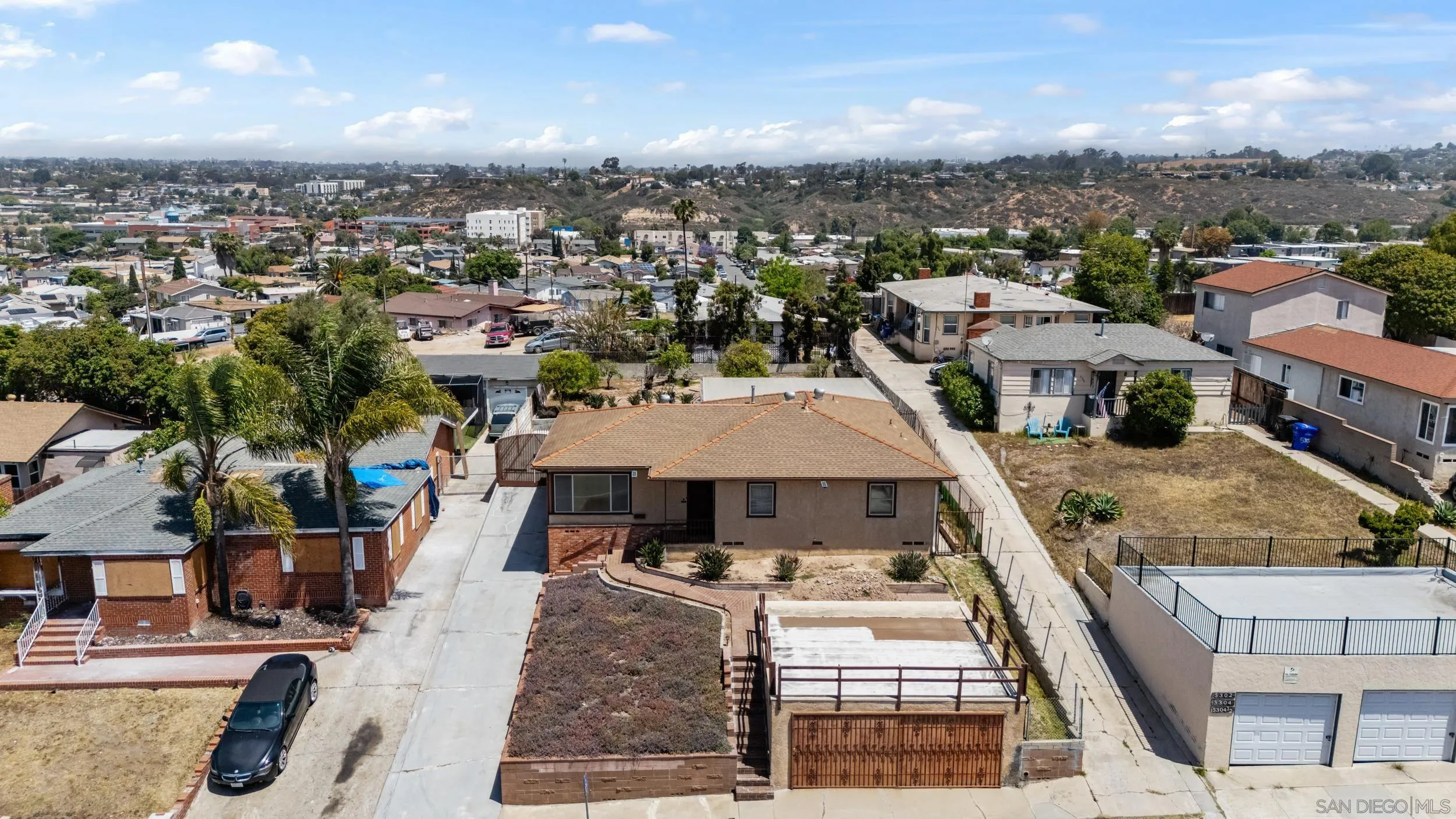 https://cdn.realtyfeed.com/cdn/127/250028408/9c5cc56191f334b277f561b69b5d924c.webp