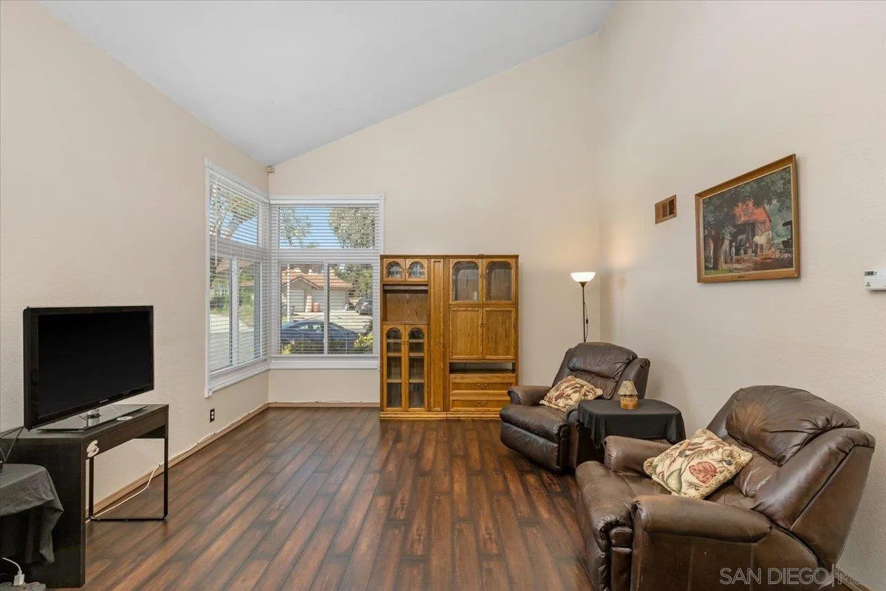 https://cdn.realtyfeed.com/cdn/127/250028428/3de3d316d44e8950ad97c243d83e80a3.webp