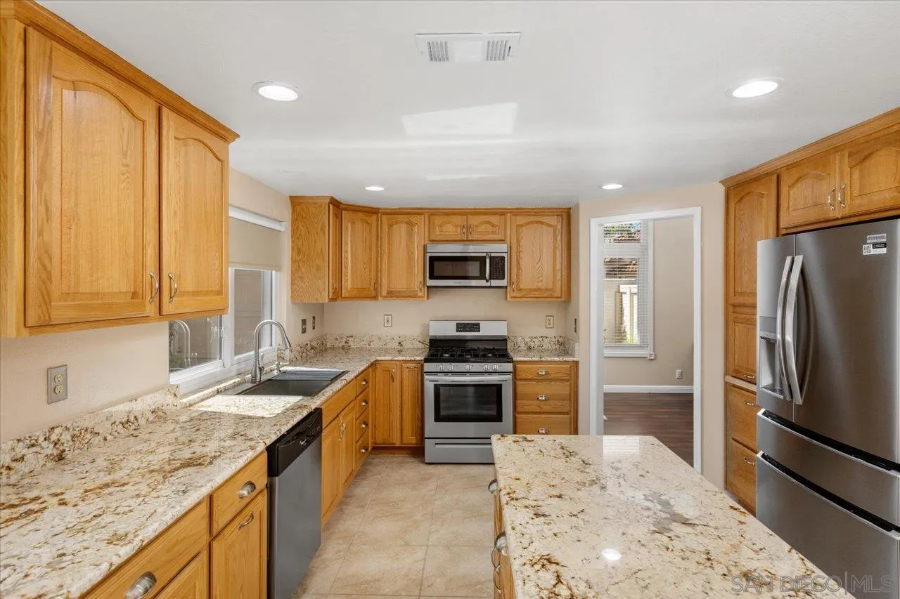 https://cdn.realtyfeed.com/cdn/127/250028428/42638ec38b004c111f636a453460effc.webp