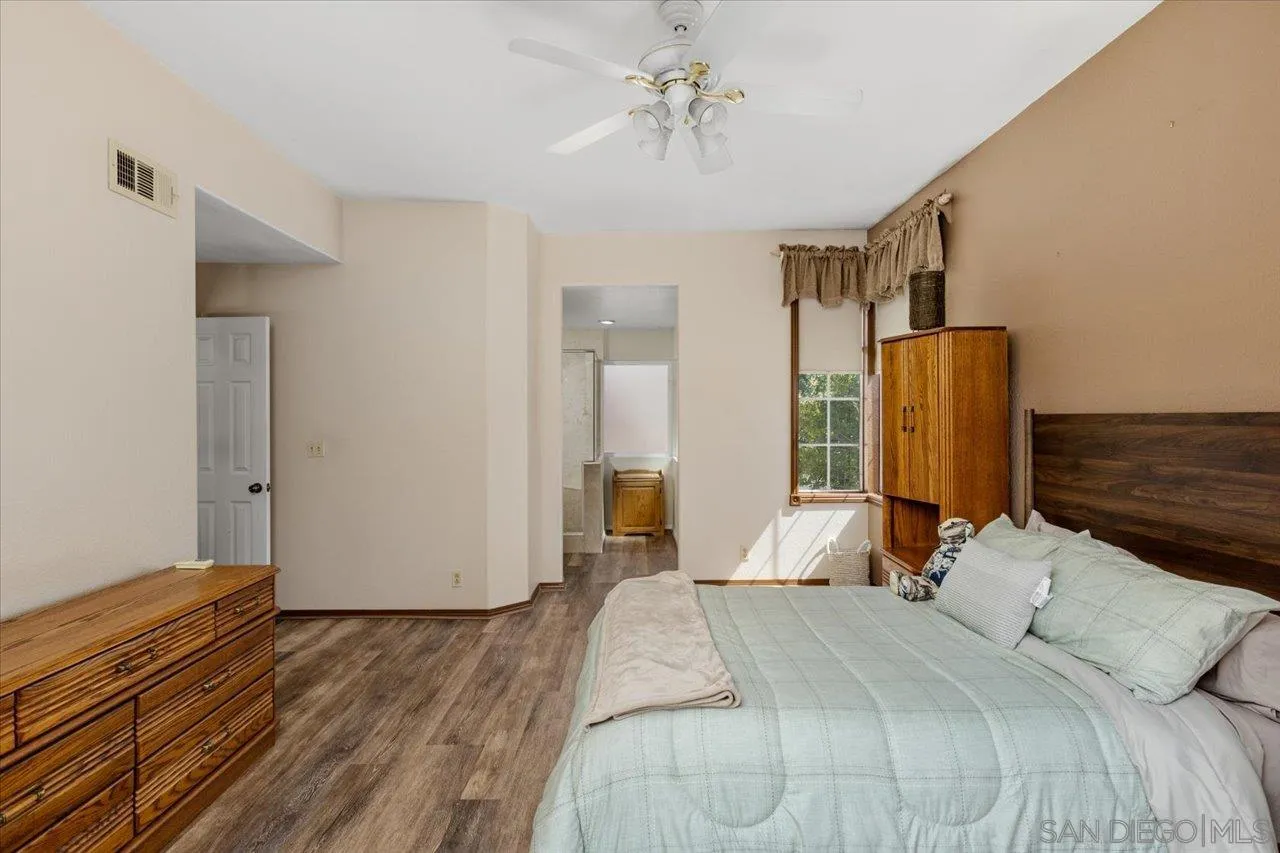 https://cdn.realtyfeed.com/cdn/127/250028428/42d8a760342d539fca4322b5de81a530.webp
