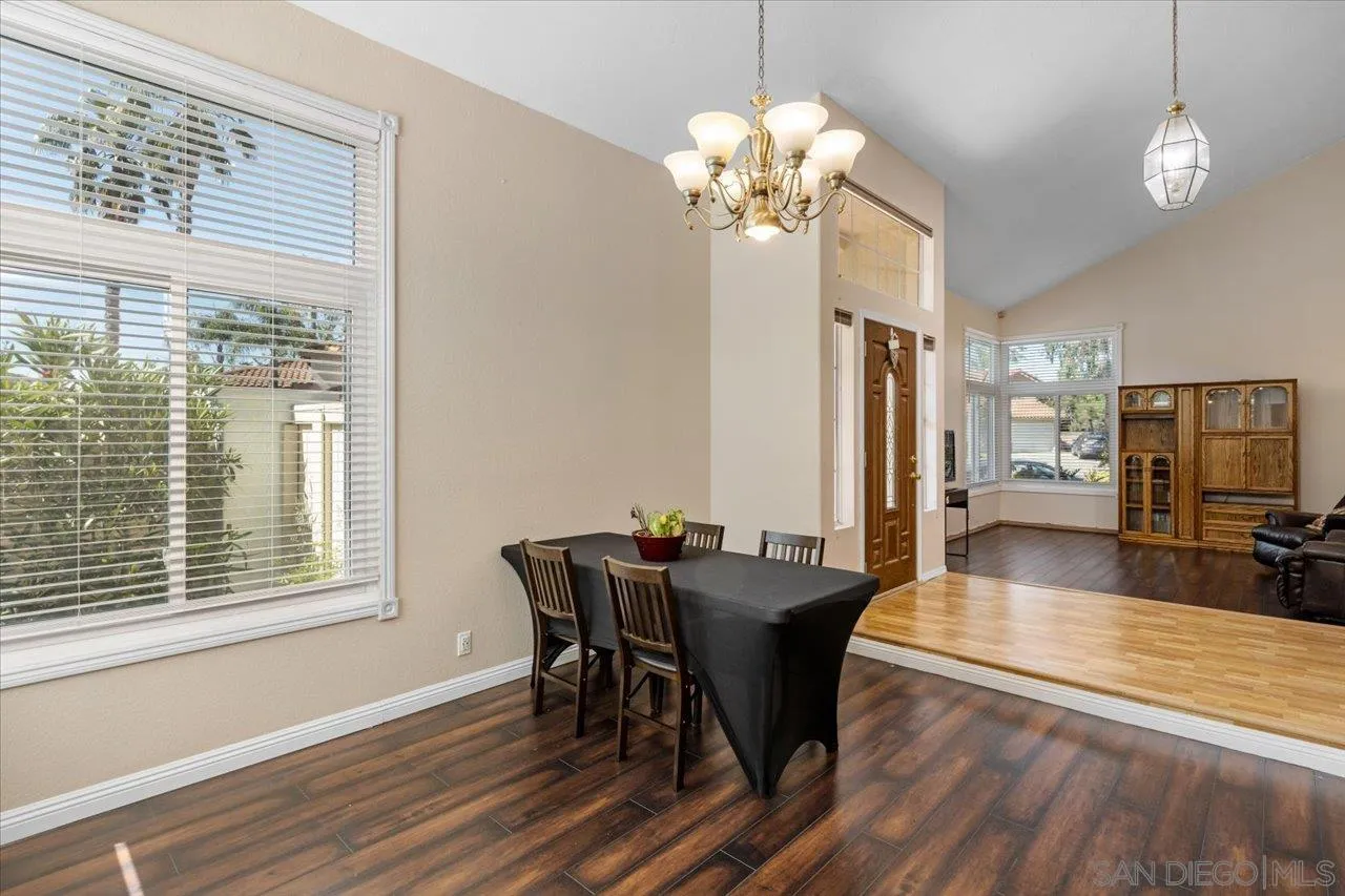 https://cdn.realtyfeed.com/cdn/127/250028428/8861076865ffc43f6dba7b16e69f7688.webp
