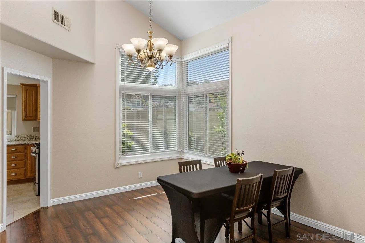 https://cdn.realtyfeed.com/cdn/127/250028428/c7f227e4f99469efe1308f59c628b049.webp