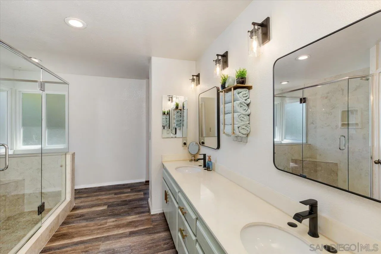 https://cdn.realtyfeed.com/cdn/127/250028428/ca4e41872260d19c1844bd9a9061c3db.webp