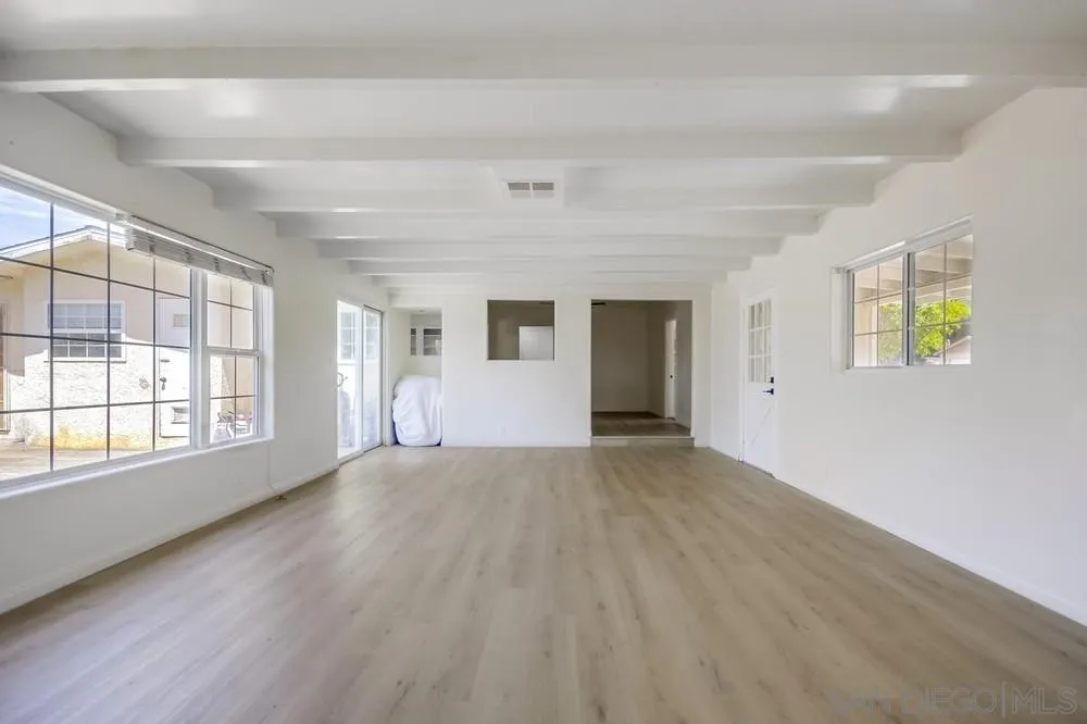 https://cdn.realtyfeed.com/cdn/127/250028431/07ea5f4672dc529837e884847c3990dd.webp