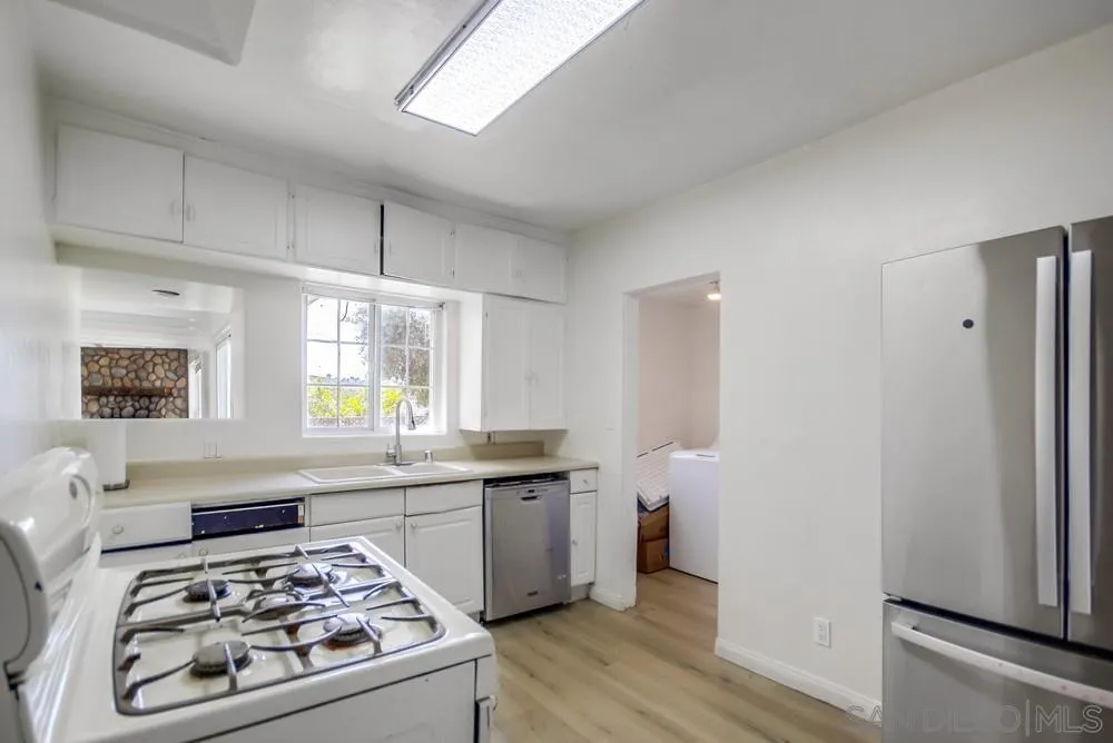 https://cdn.realtyfeed.com/cdn/127/250028431/53fc19b1476229a238143471ecc5534b.webp