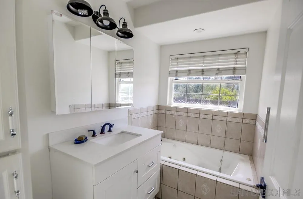 https://cdn.realtyfeed.com/cdn/127/250028431/5cab12666cc0785a48d0e5ca61d739b8.webp