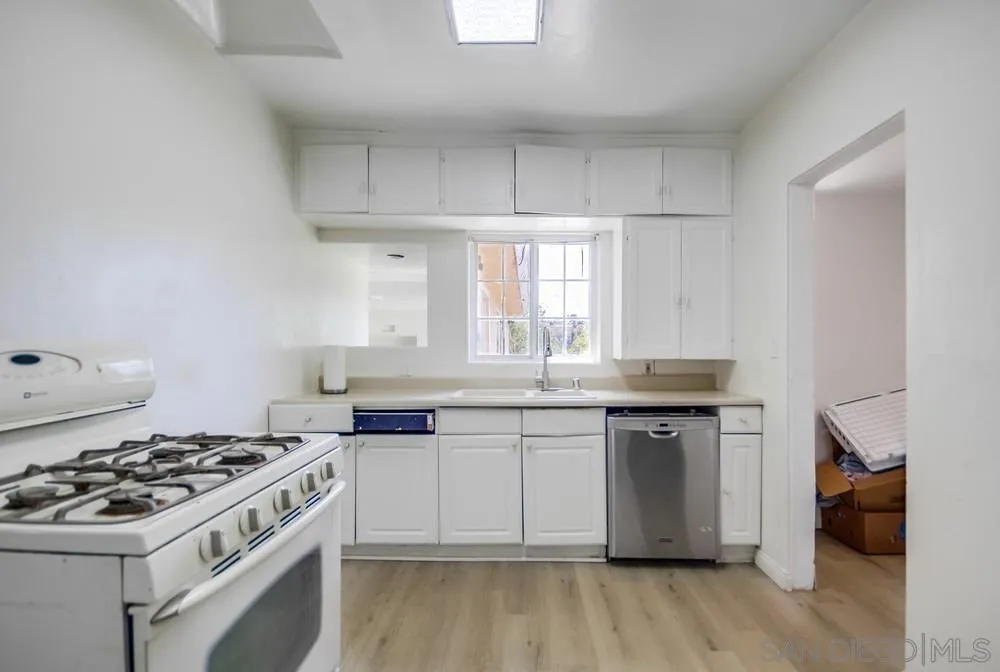 https://cdn.realtyfeed.com/cdn/127/250028431/6ee73e8e97f889457f66826ee65bef8e.webp