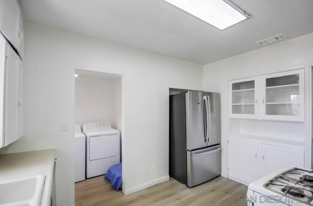 https://cdn.realtyfeed.com/cdn/127/250028431/80b5526d36712f87fe03b74fabbac4f6.webp