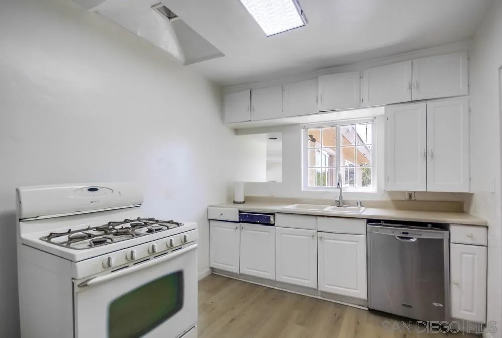 https://cdn.realtyfeed.com/cdn/127/250028431/a13983fd217d0eae90567d70dd0d6f4c.webp