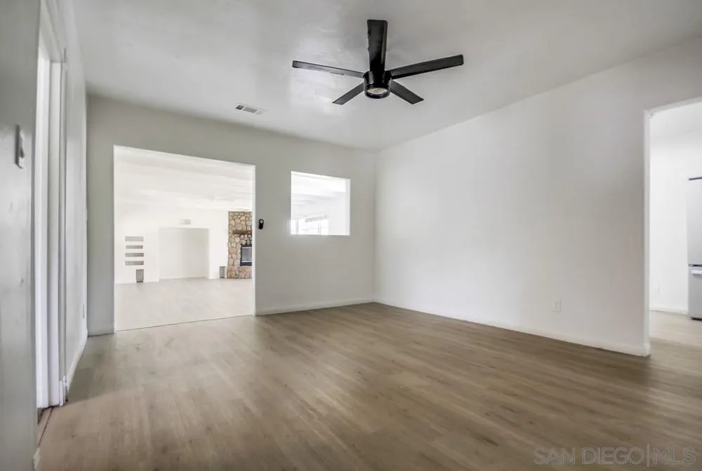 https://cdn.realtyfeed.com/cdn/127/250028431/e1cd9cdb4cde7ed20d797f4a91407b0a.webp