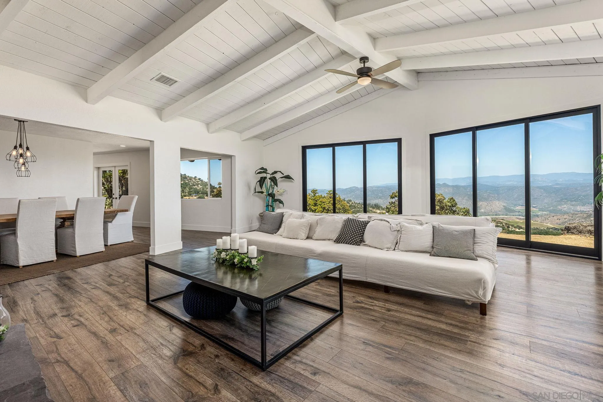 https://cdn.realtyfeed.com/cdn/127/250028438/4029d173f20c58b08eb86349dd4f1189.webp