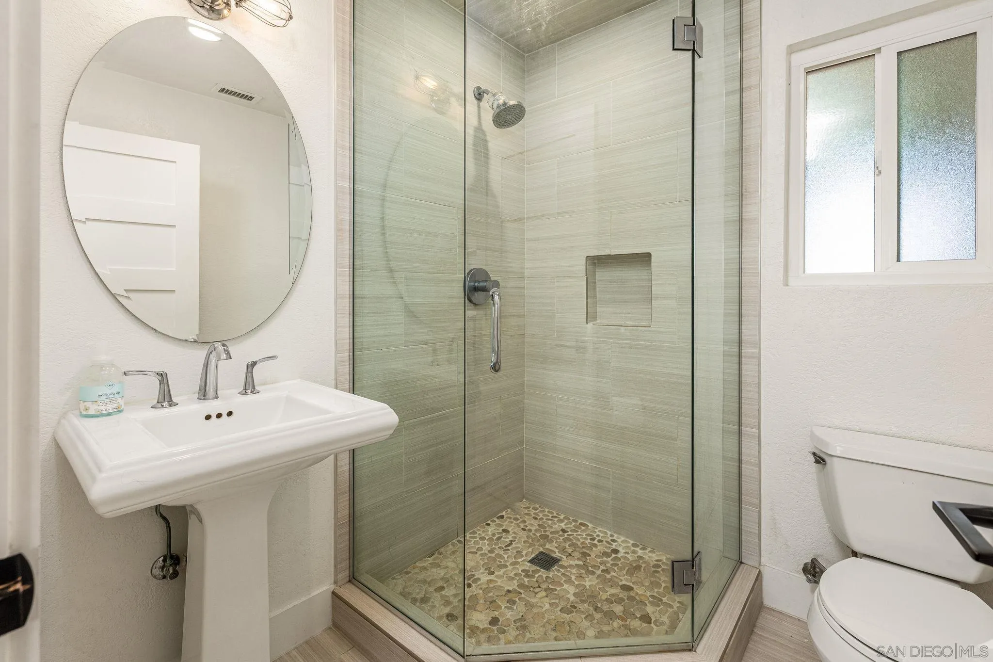 https://cdn.realtyfeed.com/cdn/127/250028438/576cd8f720eb6c617df1844a9e851b4c.webp