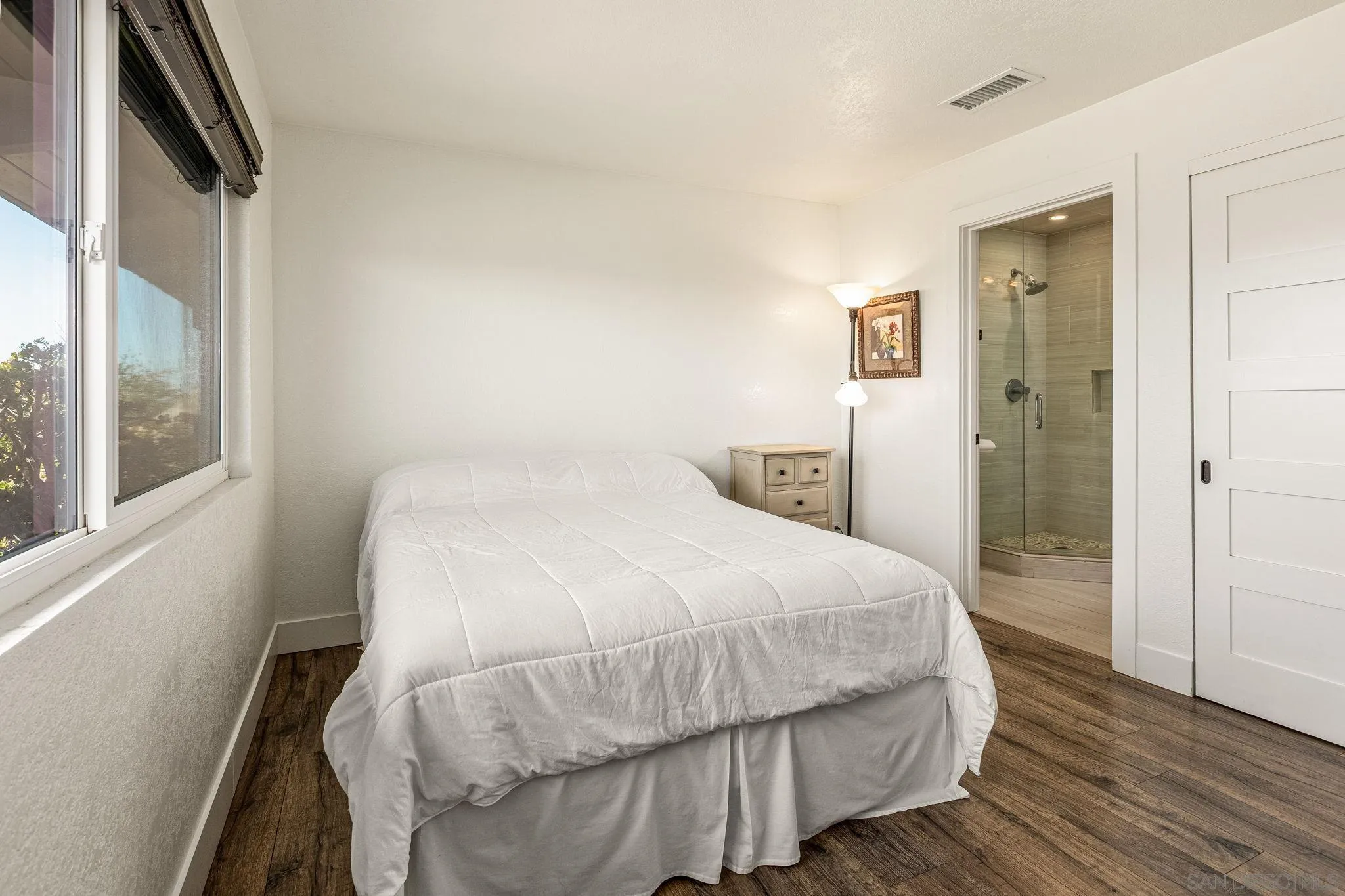 https://cdn.realtyfeed.com/cdn/127/250028438/5b385c5fad7bc21bf461fc3660aad715.webp