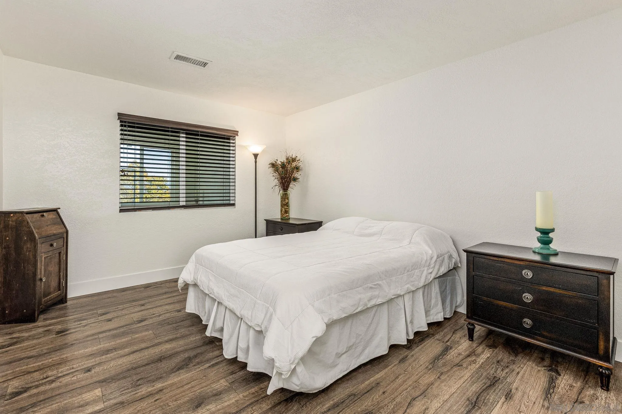 https://cdn.realtyfeed.com/cdn/127/250028438/7b90c81bfeac0ae4384a0048b822cedf.webp