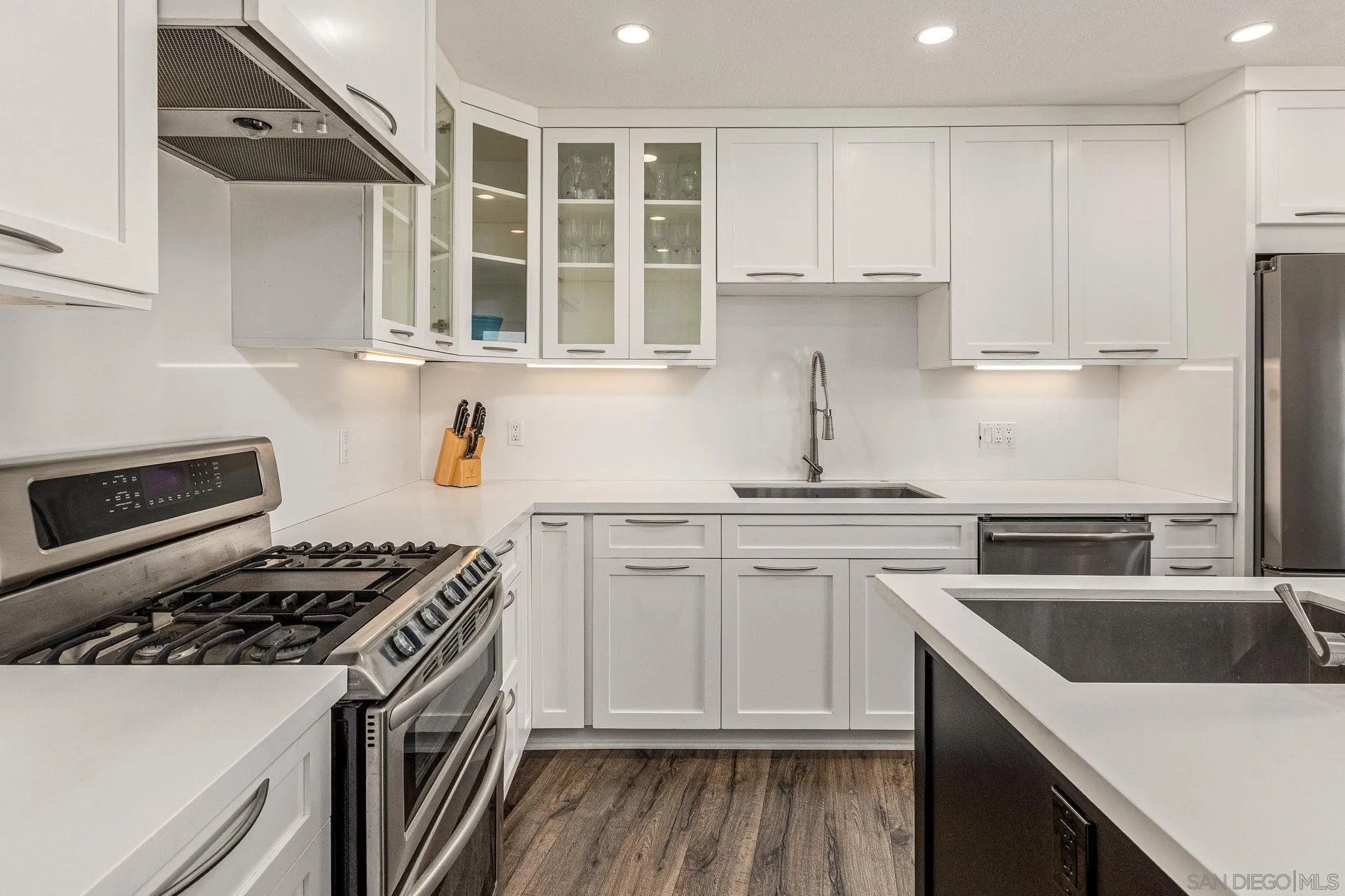 https://cdn.realtyfeed.com/cdn/127/250028438/7bab5ed97beb7622dab30368430bee02.webp