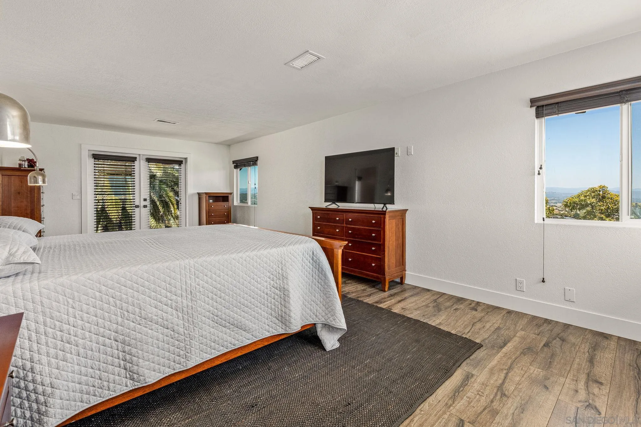 https://cdn.realtyfeed.com/cdn/127/250028438/996119a922a63f1690c45f9c6e66b85c.webp