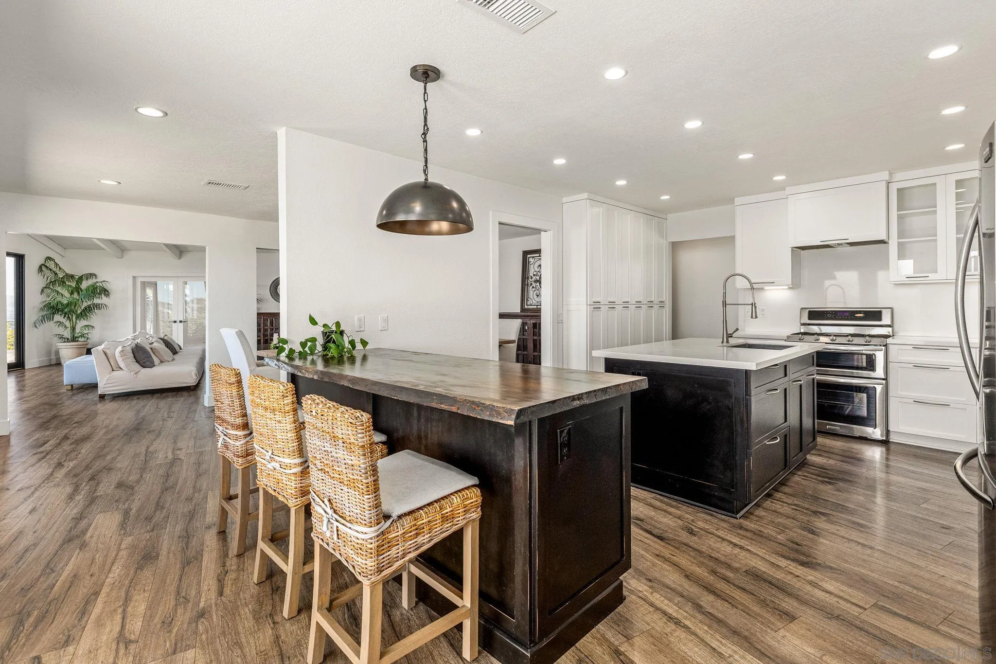 https://cdn.realtyfeed.com/cdn/127/250028438/cd545dd714abcbce294c00d9f6b1fbec.webp