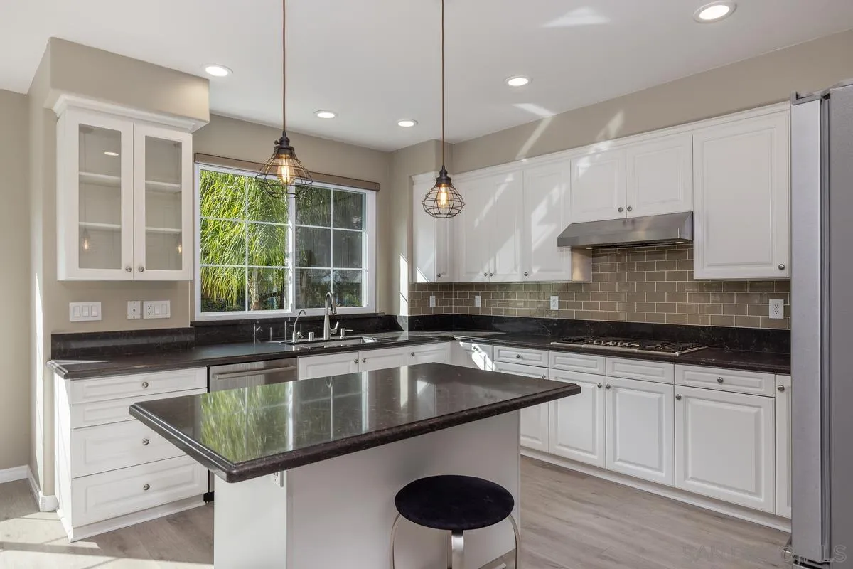 https://cdn.realtyfeed.com/cdn/127/250028440/1cae5157be28ae559baf4b672d0ea253.webp