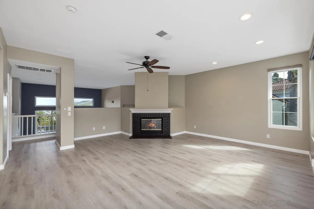 https://cdn.realtyfeed.com/cdn/127/250028440/2d7594d98a022e37b5f14cb03b222521.webp