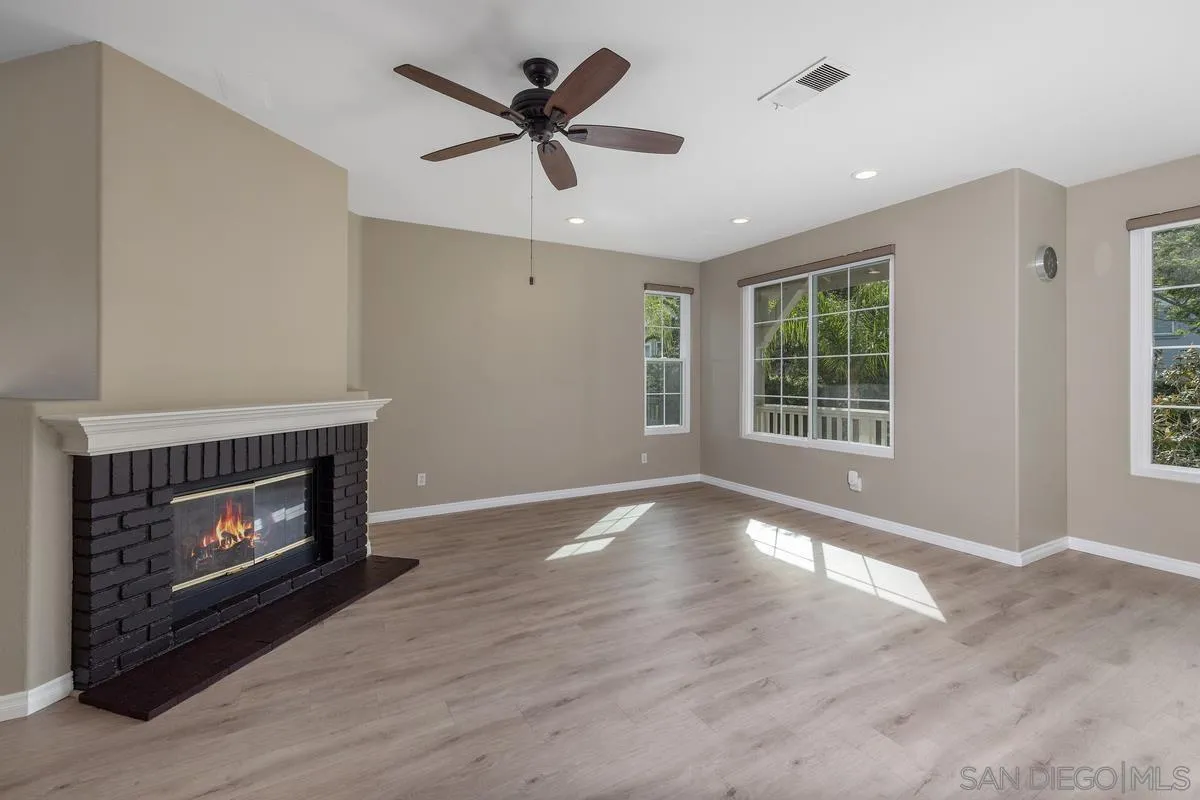 https://cdn.realtyfeed.com/cdn/127/250028440/42296a2ed0a9c16f0618debb0ae554a5.webp
