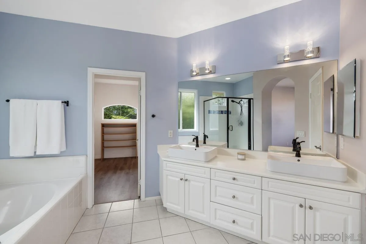 https://cdn.realtyfeed.com/cdn/127/250028440/44155aaebb7bf4a9457792803acc01b4.webp