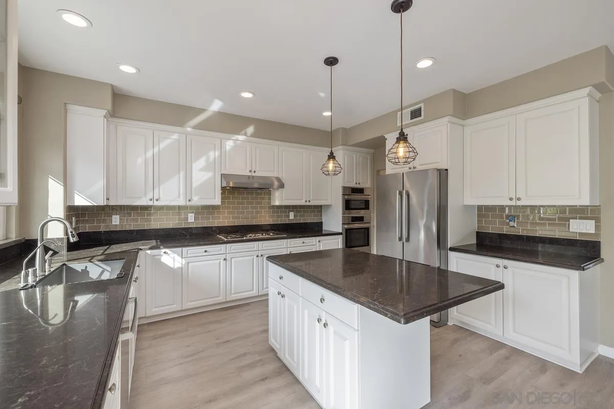 https://cdn.realtyfeed.com/cdn/127/250028440/71f49b0e26aa02c6d861296e78920ce6.webp