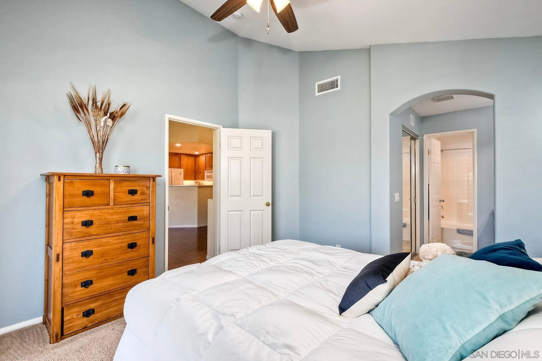 Photo #22: 250028447 Listing: Photo #22