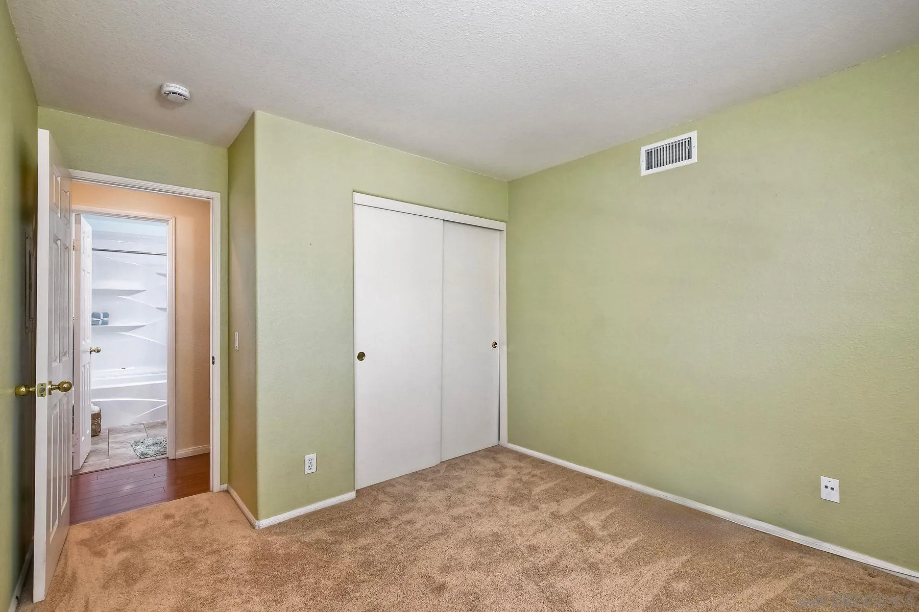 Photo #26: 250028447 Listing: Photo #26