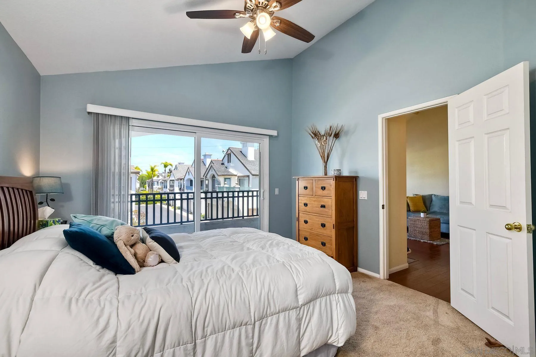 Photo #2: 250028447 Listing 