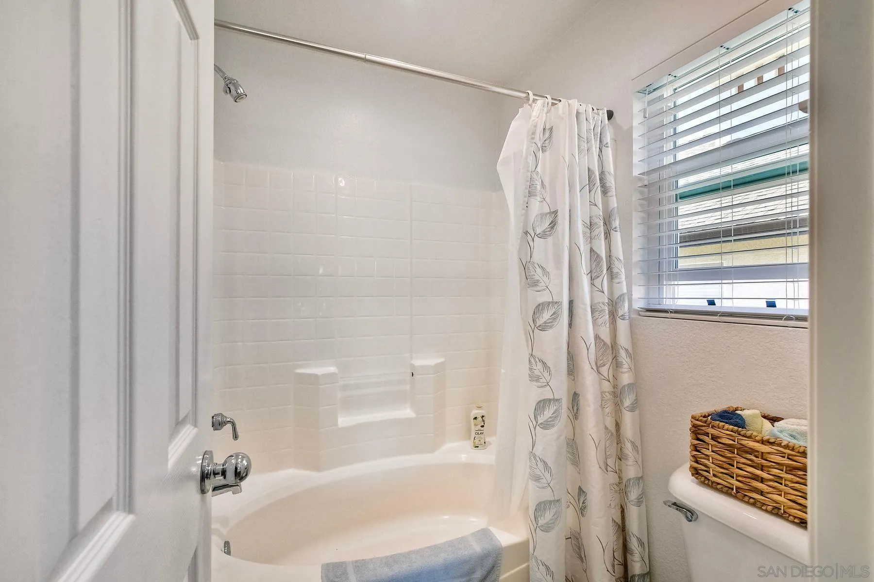 Photo #24: 250028447 Listing: Photo #24