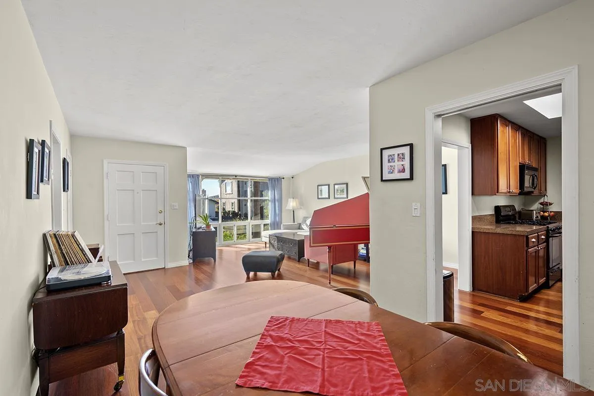 https://cdn.realtyfeed.com/cdn/127/250028468/381c71e6bfc7c959bb21b0819293682c.webp