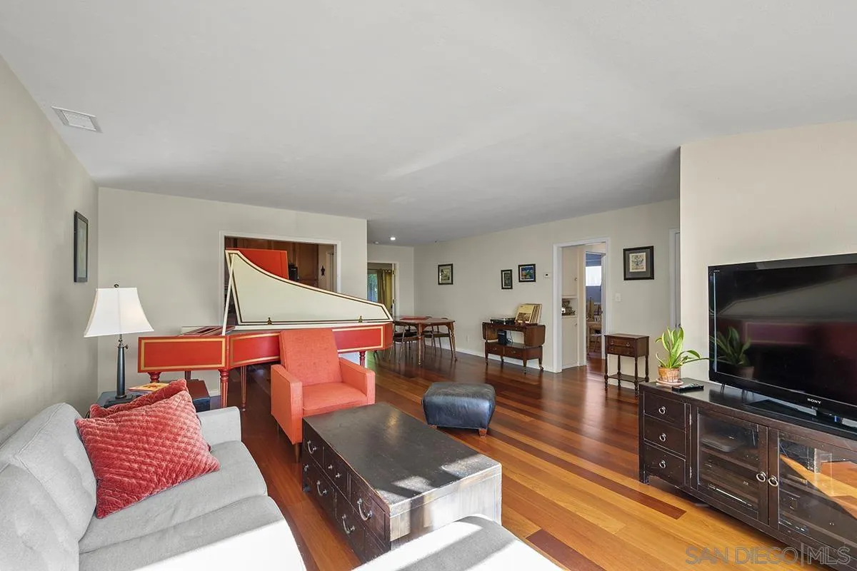 https://cdn.realtyfeed.com/cdn/127/250028468/475077cb71870ff57ed119ff462b27af.webp