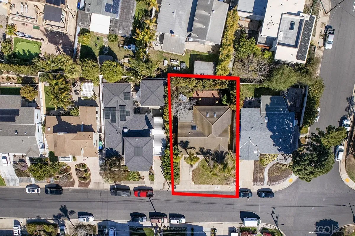 https://cdn.realtyfeed.com/cdn/127/250028468/c93c6b1e7a0ca97c01005f2a2a17d717.webp