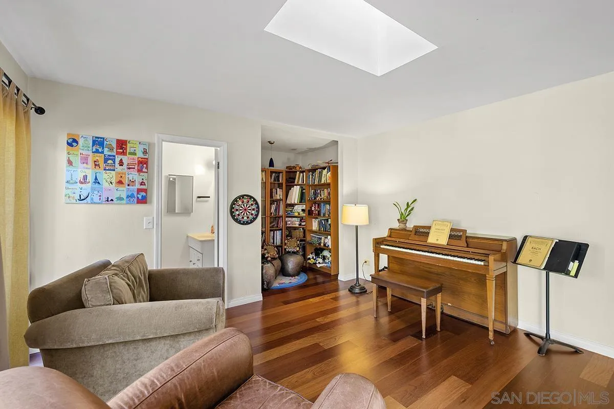 https://cdn.realtyfeed.com/cdn/127/250028468/ca799e196ed6d915ce43c47351995e1c.webp