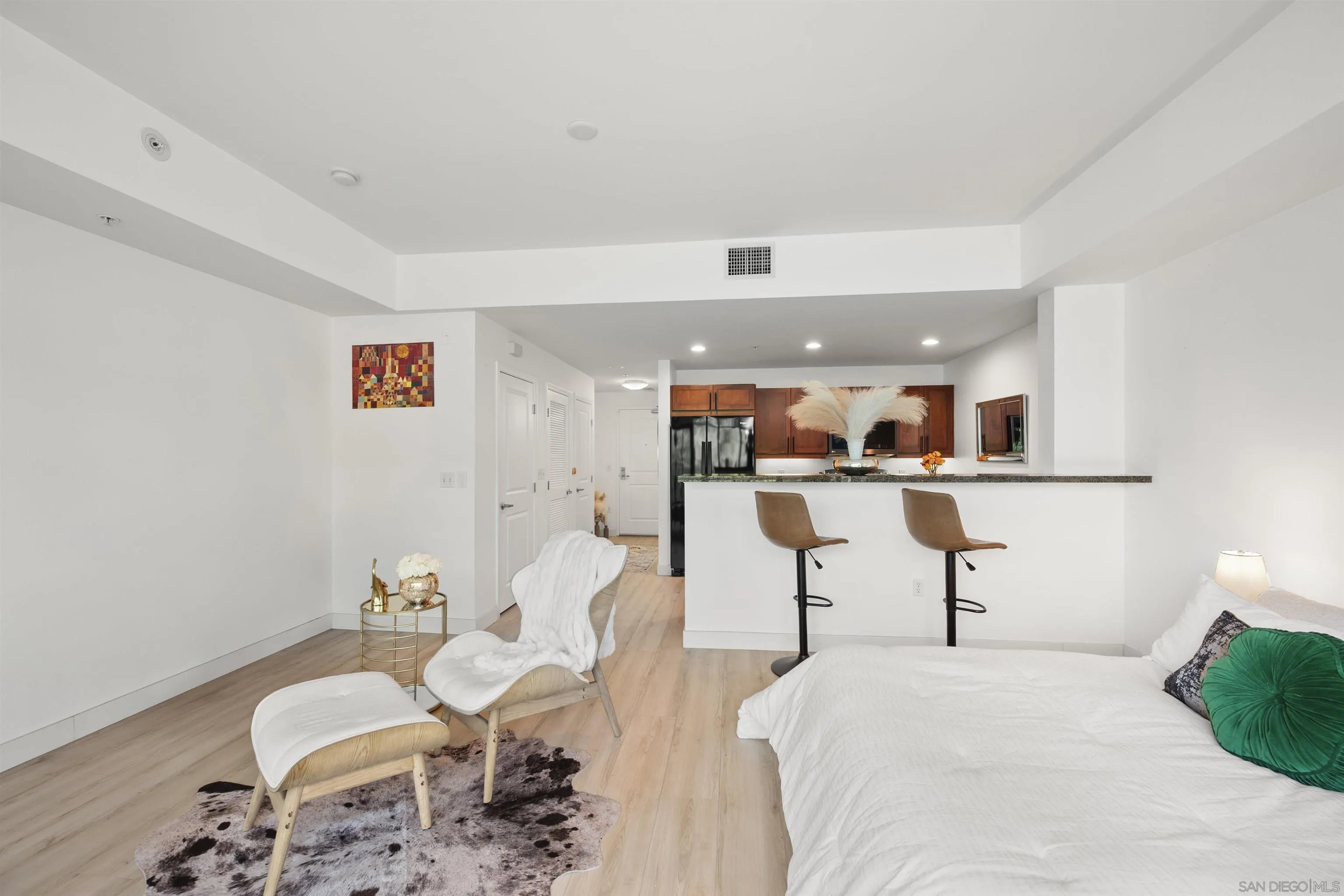 Photo #3: 250028472 Listing 