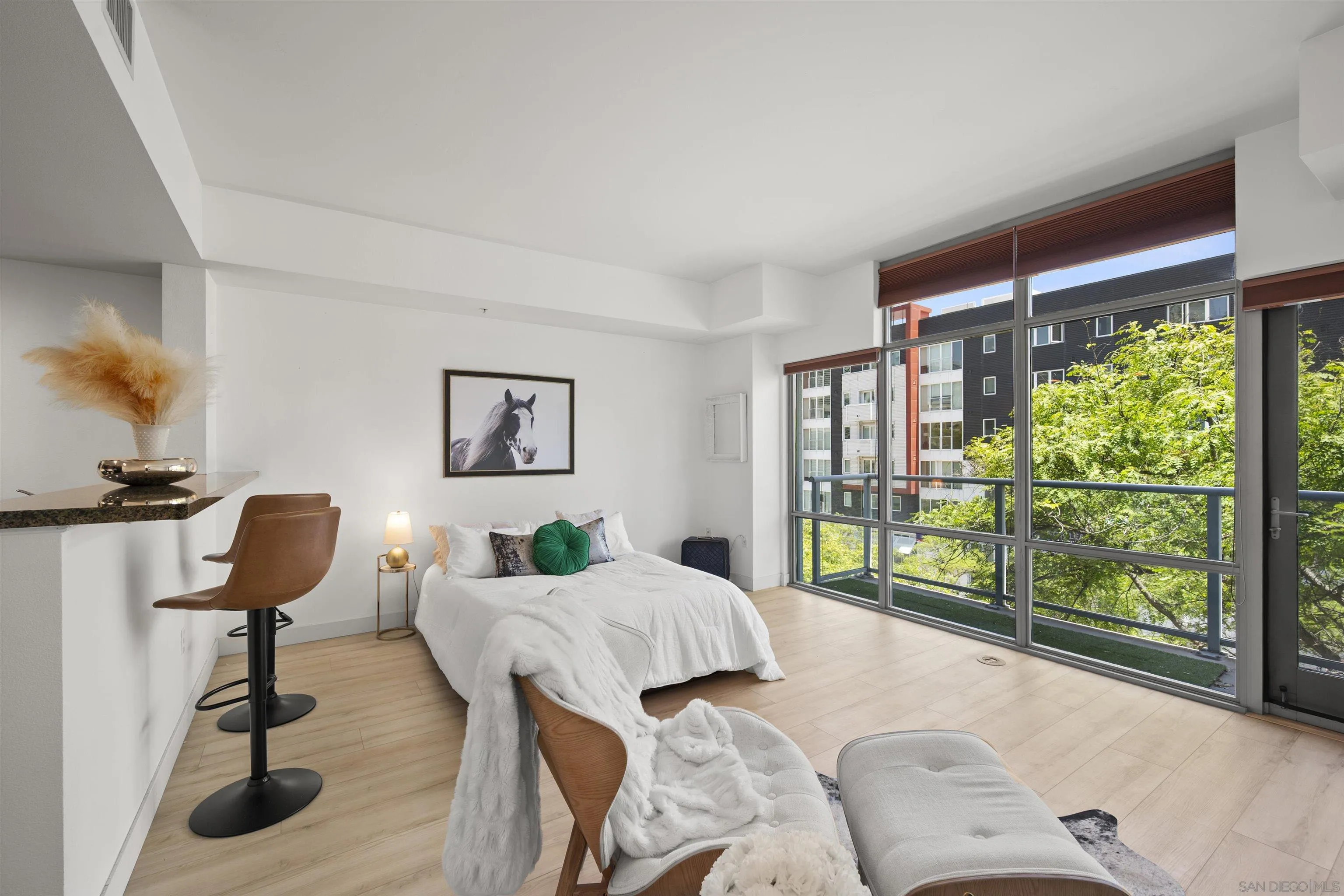More Details about MLS # 250028472 : 206 PARK BLVD UNIT 405