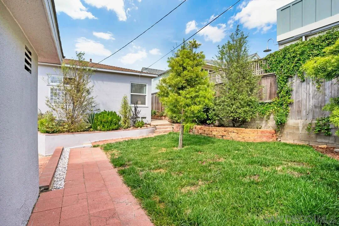 https://cdn.realtyfeed.com/cdn/127/250028474/e9463a0a96e66f41620714a72d48a10e.webp