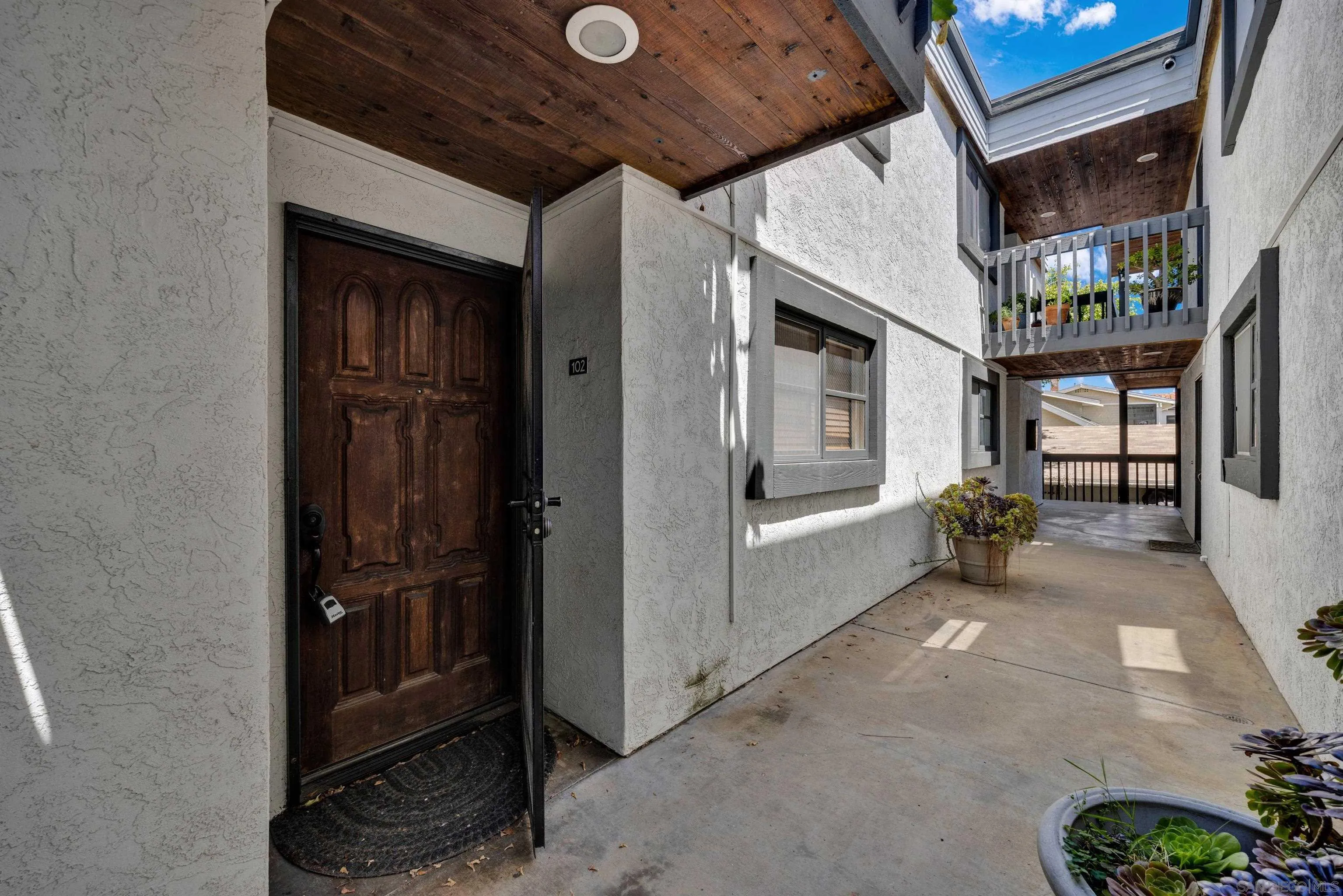 Photo #2: 250028476 Listing 