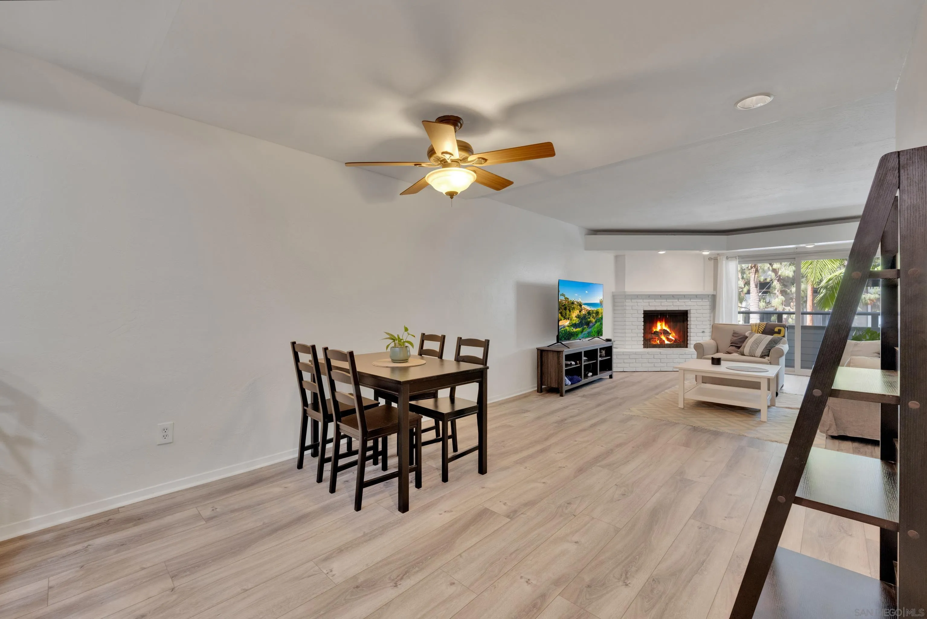 Photo #8: 250028476 Listing: Photo #8