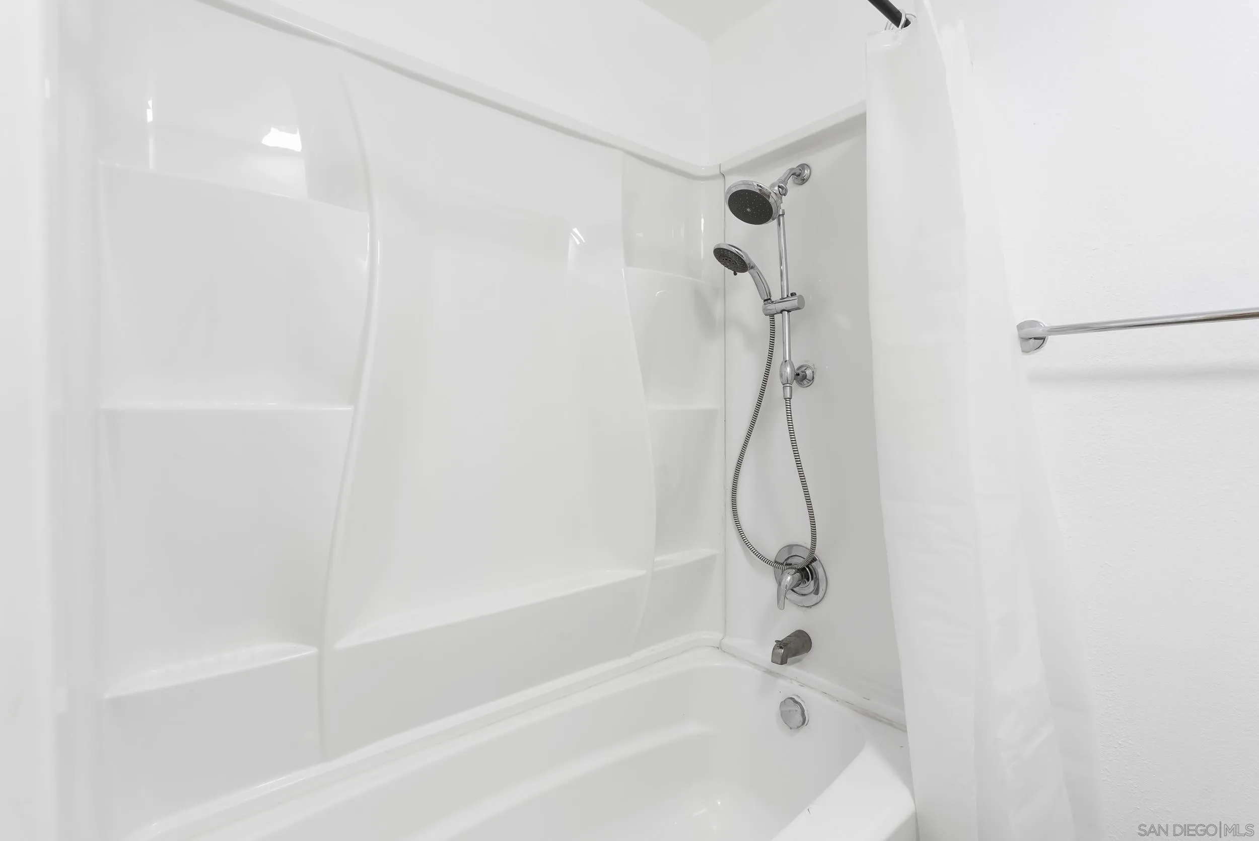 Photo #18: 250028485 Listing: Photo #18