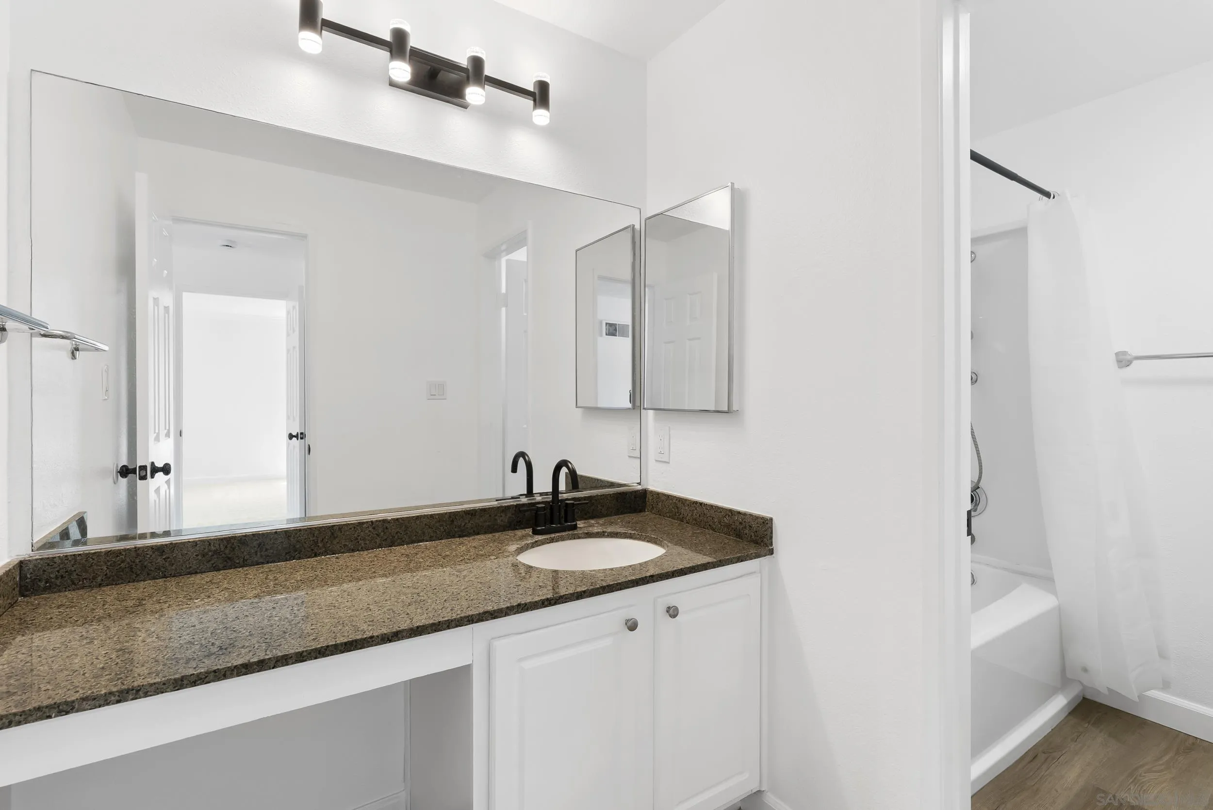Photo #17: 250028485 Listing: Photo #17